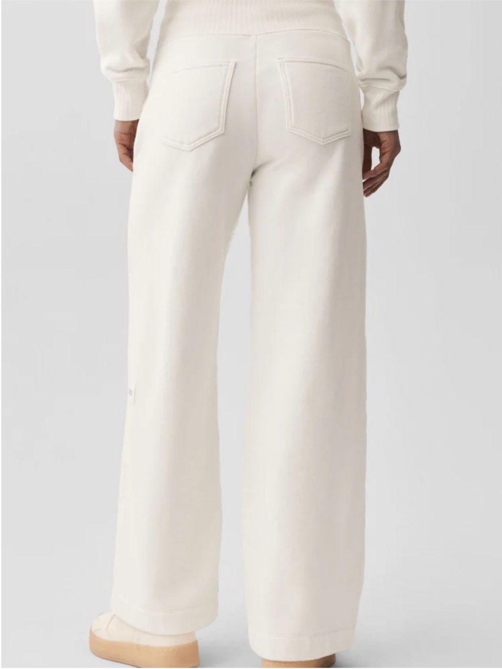 ALO Serenity Ivory Sweatpants - Picture 3 of 8